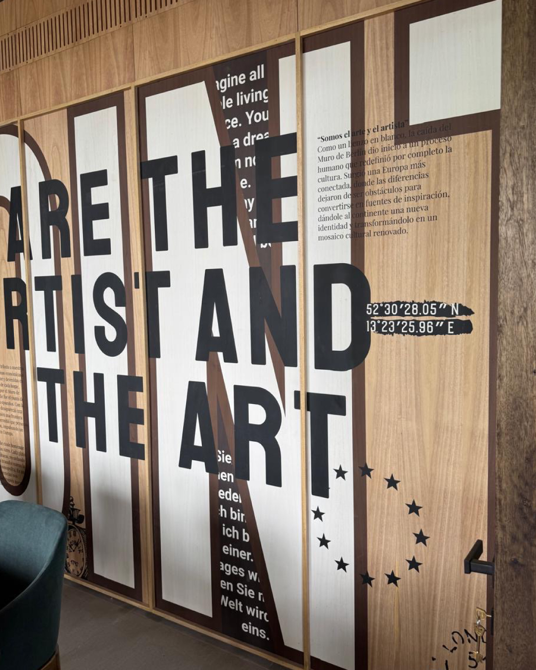 Diseño gráfico y arquigrafía para Checkpoint Charlie